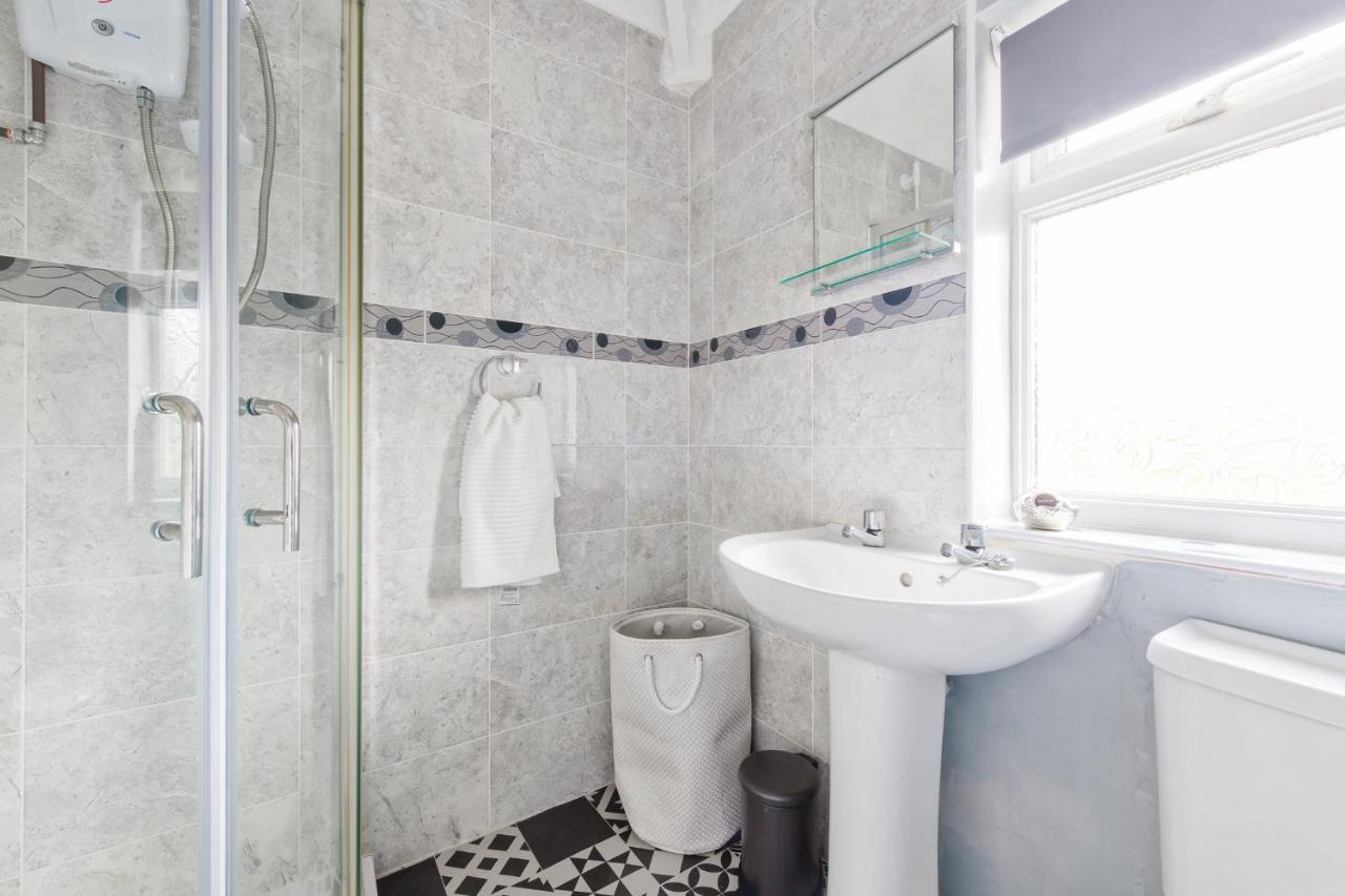 Rookwood House - Spacious Home With Free Parking - Short Stay Leeds Leeds  Eksteriør bilde